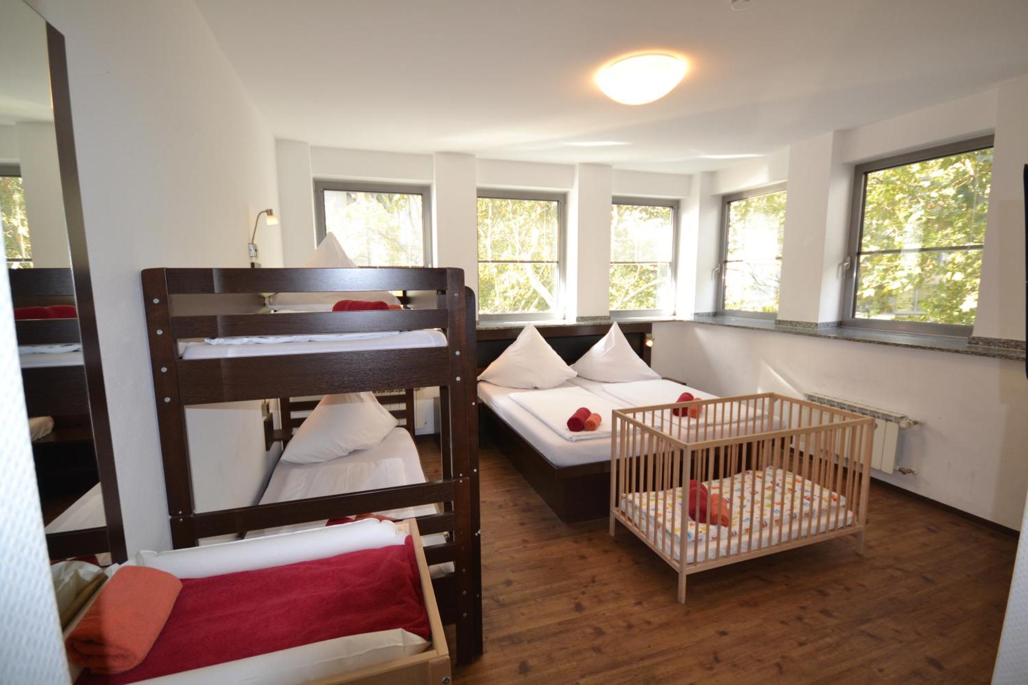 Hotel Hostel Köln 2*